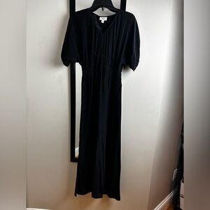 Silk black v-neck puff sleeve maxi dress